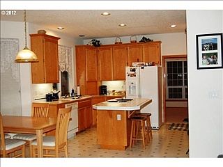 4th image of 319 SE 58th Ct