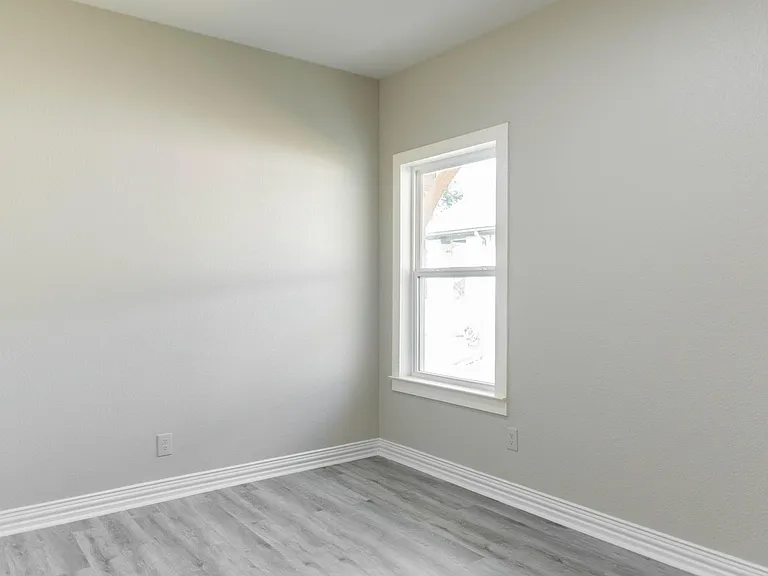 107 Pinkston St — Photo 14