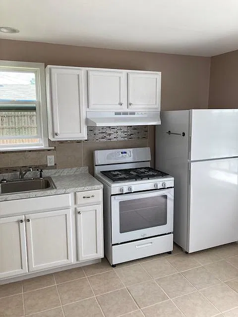 Studio, 400 sqft, $800 — Photo 4