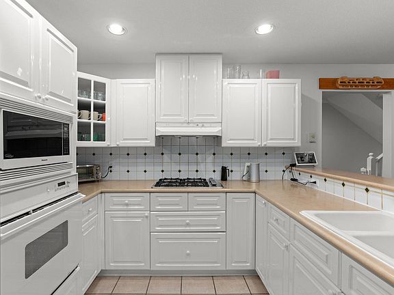 4th image of 1188 Strathaven Dr