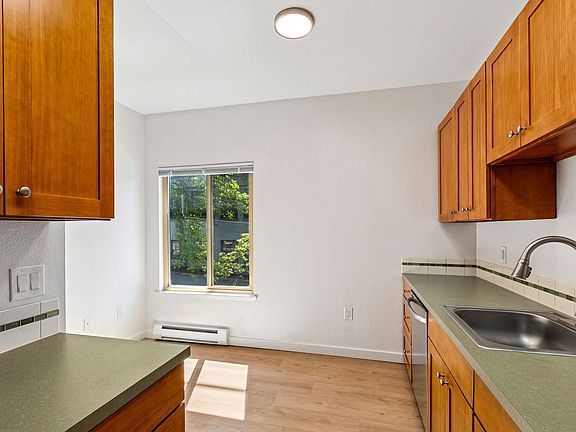 5th image of 1202 E Pine St Unit 206