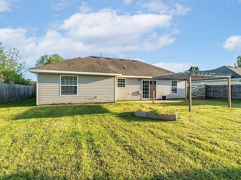 740 Dogwood St — Photo 22