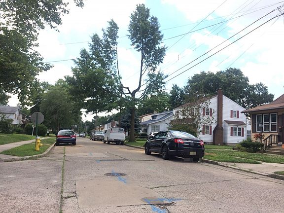 4th image of 1644 49th St