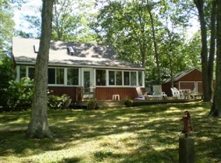 4 Cove Rd N, Southampton, NY 11968