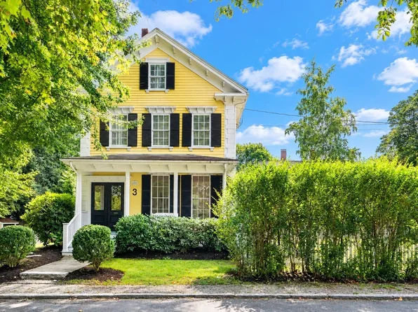 3 Davis Ave, Newton, MA 02465