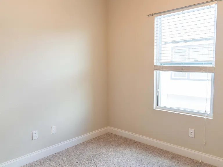 1011 Lychee Ct — Photo 24