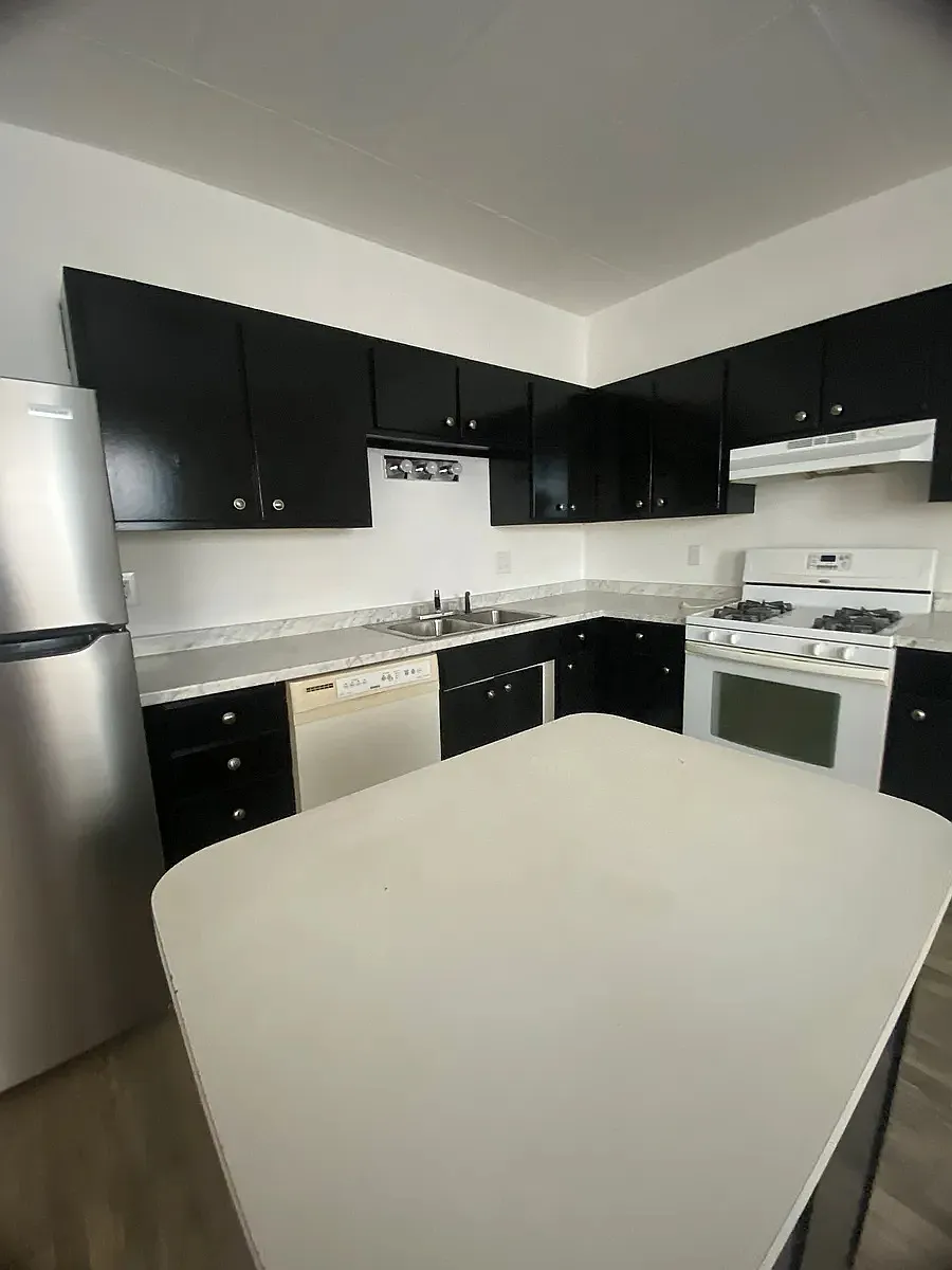 Building Photo - 353 N 27th St