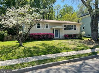 1109 Lakewood Dr SW, Vienna, VA 22180