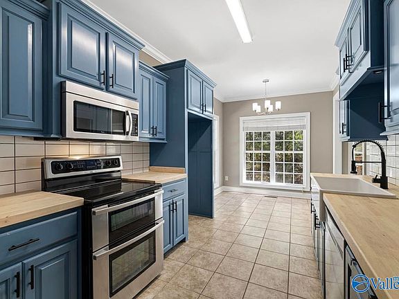 5th image of 19620 Jordan Ln