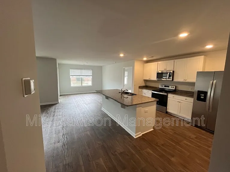 214 Barbados Rd — Photo 5