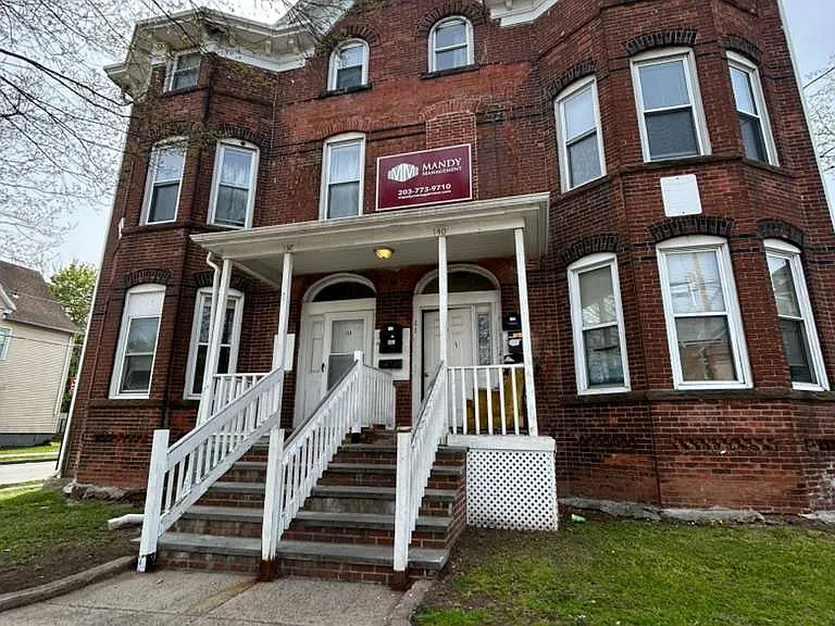 138 Hallock Ave #R2 — Photo 10