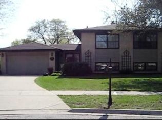 716 Linden Cir, Itasca, IL 60143