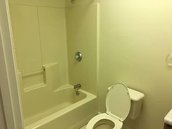 3rd image of 225 Washington St Ste 6