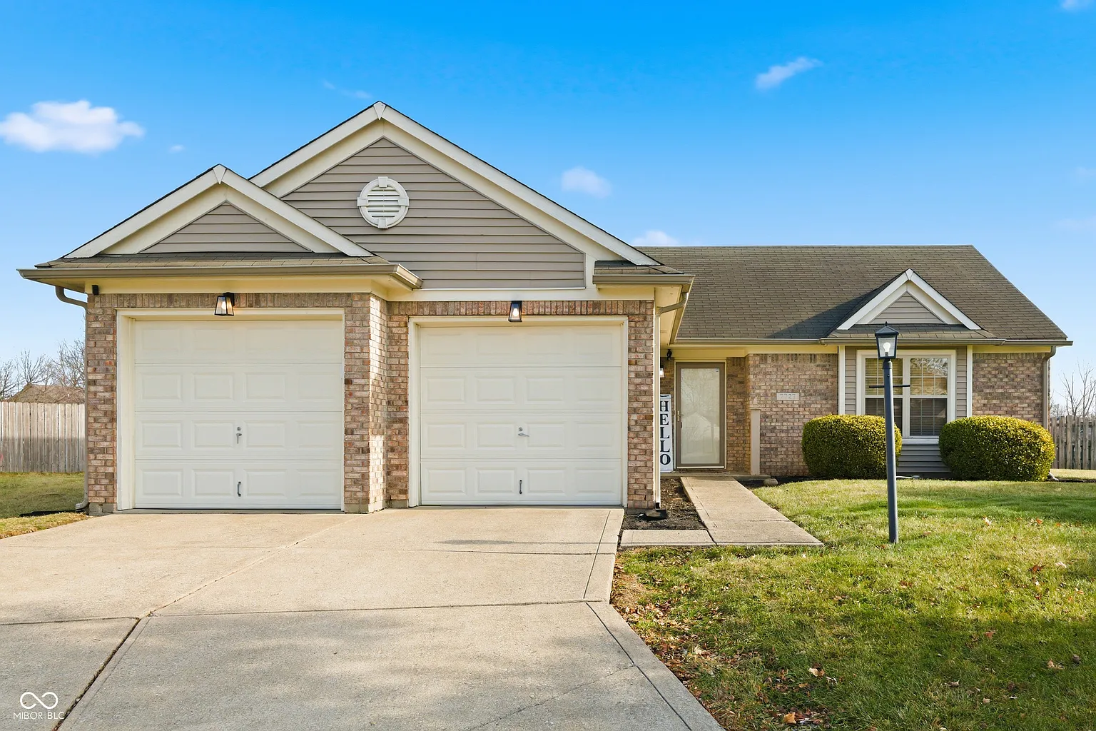 7727 Blackthorn Cir photo 1