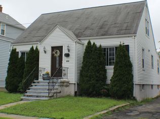 310 Henry Ave, Stratford, CT 06614