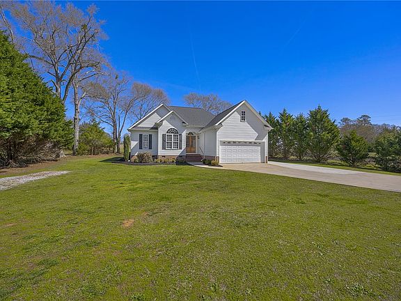 4th image of 603 Pineland Meadows Rd