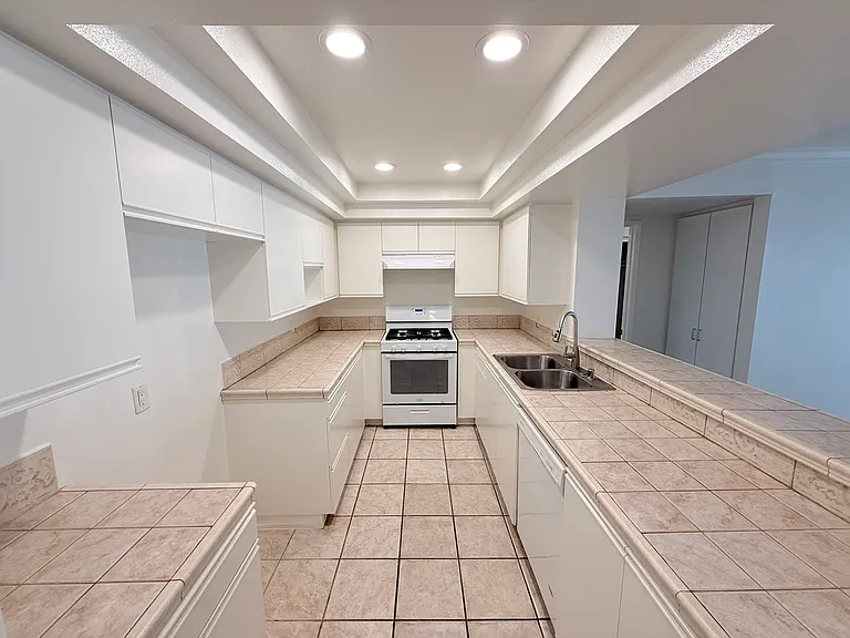 11347 Nebraska Ave — Photo 17