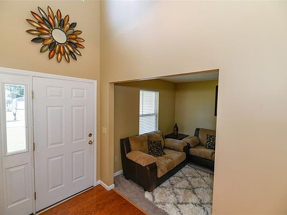 3rd image of 171 Magnolia Ave
