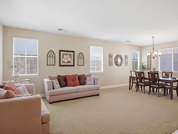 5th image of 721 Whitechurch Way