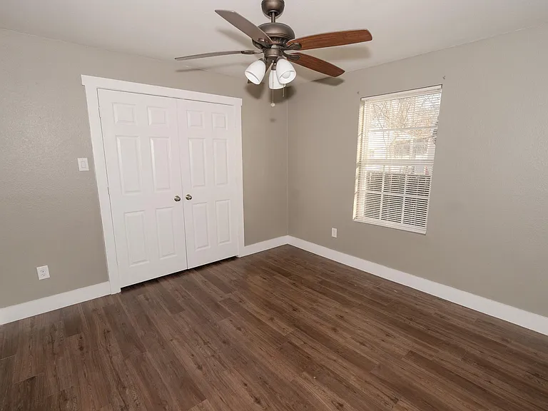 4826 Bristol St — Photo 10