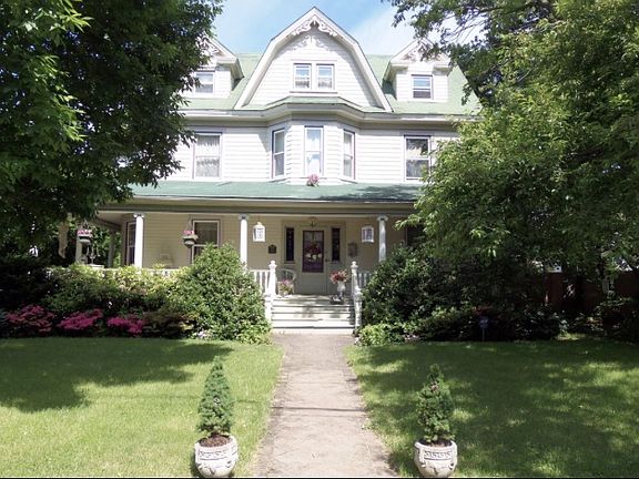 4th image of 16 Roosevelt Pl