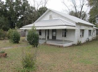327 Live Oak Ave W, Defuniak Springs, FL 32435