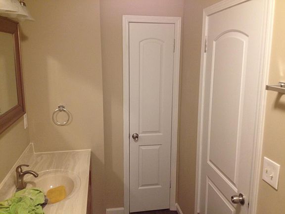 5th image of 10520 Mert Ave