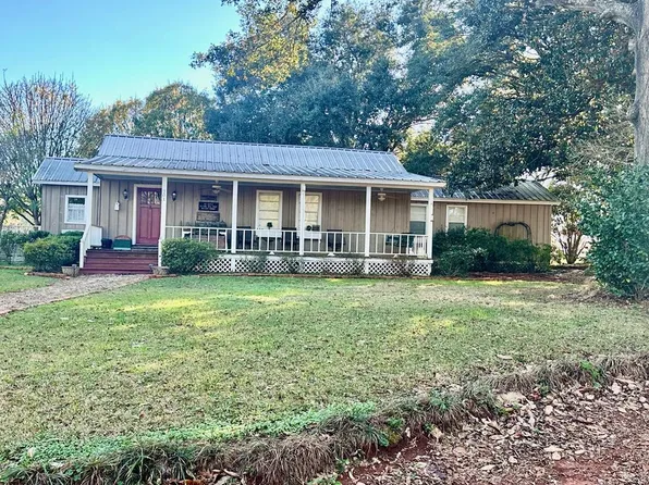 201 Smith Lake Rd, San Augustine, TX 75972