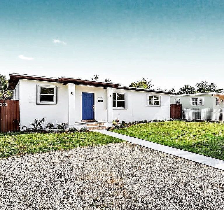 1st image of 1015 NE 146th St