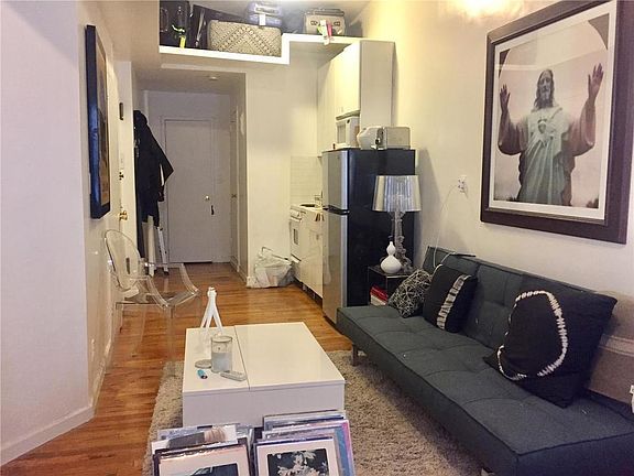 3rd image of 355 W 41st St APT 5FE
