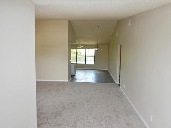 5th image of 538 NW Azalea Avenue