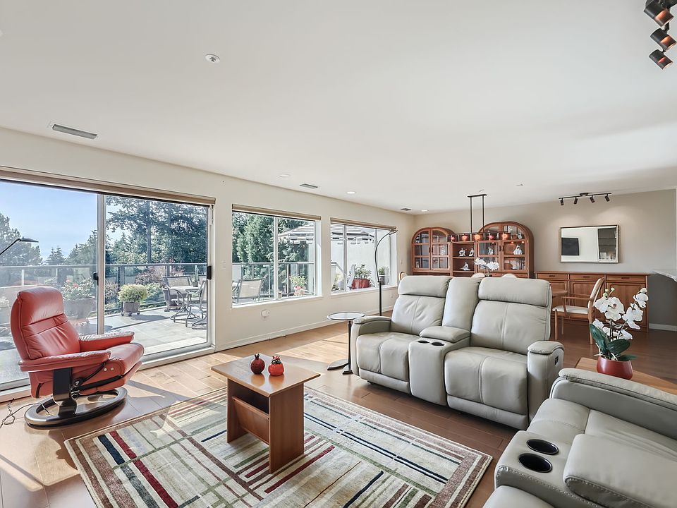 Spacious open concept living