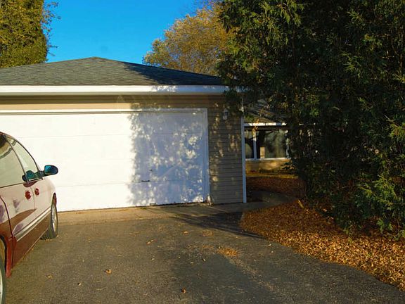 3rd image of 532/534 S Wasson Ln