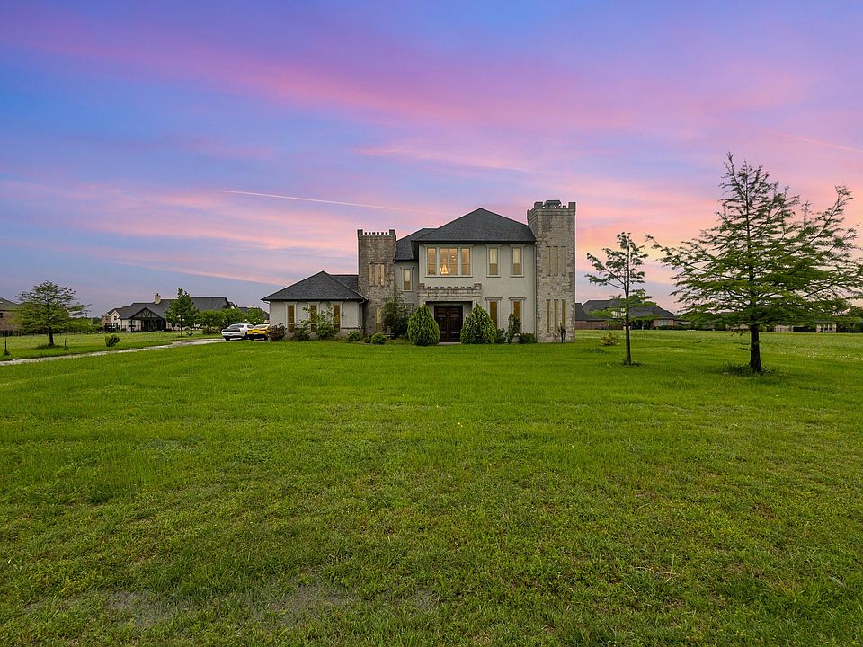 1st image of 4455 Lake Breeze Dr