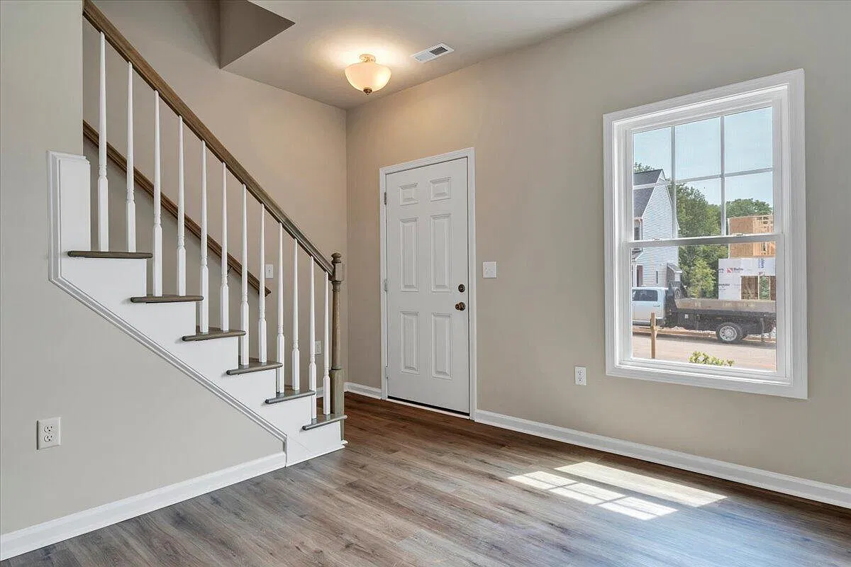 4 bed, 2.5 bath, 2191 sqft, $2,599 — Photo 4