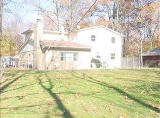 7129 W Timber Dr, New Palestine, IN 46163