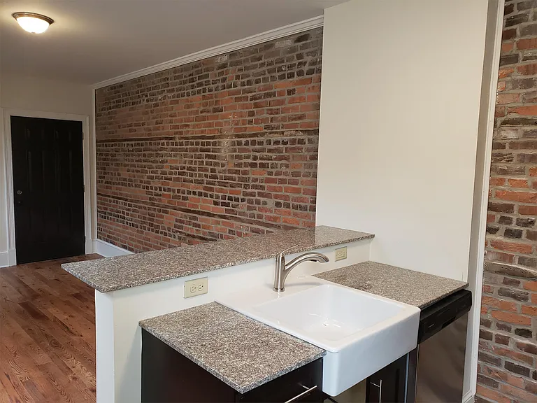 923 N 2nd St #2R — Photo 4