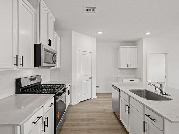 5th image of 235 Golden Eagle Blvd