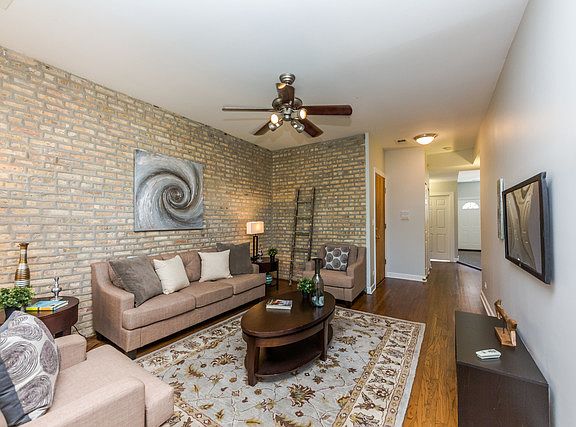 2nd image of 4054 N Sacramento Ave APT 3