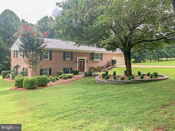 3rd image of 8910 Harrivan Ln
