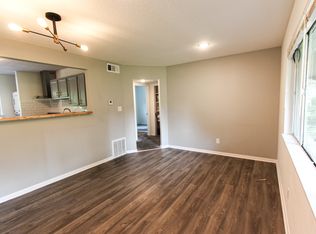 8449 Lowell Ave APT A, Overland Park, KS 66212