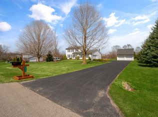 9424 Horseshoe Bnd, Dexter, MI 48130