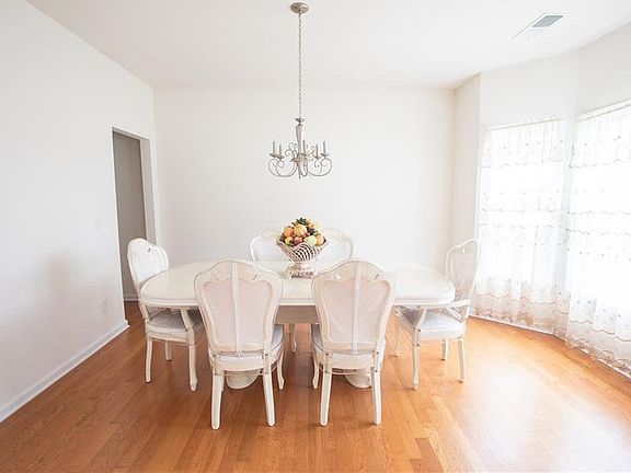 4th image of 6551 Squire Pl