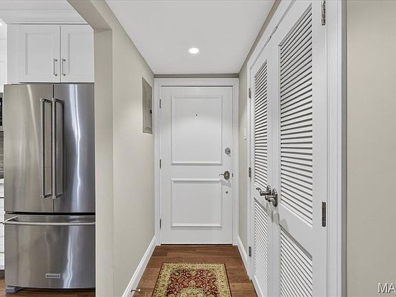 3rd image of 4355 Maryland Ave APT 319