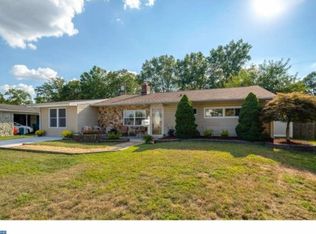 29 Goodturn Rd, Levittown, PA 19057
