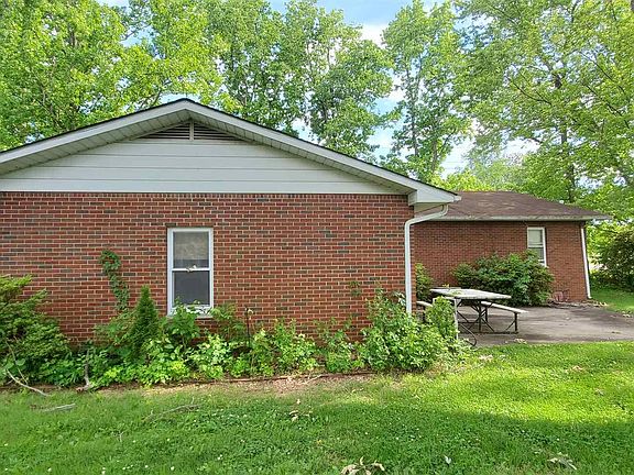 5th image of 2408 W Poplar St