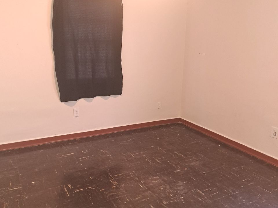 2nd image of 1115 Garland St