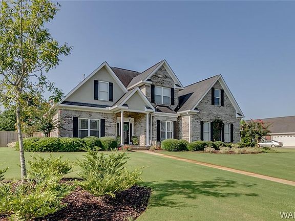 2nd image of 2703 Lake Crest Ln