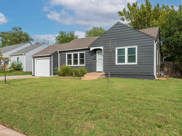 908 N Pinecrest St, Wichita, KS 67208