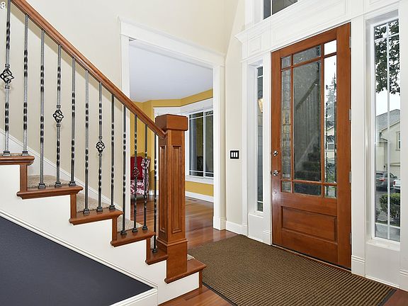 4th image of 17413 NE 38th Way